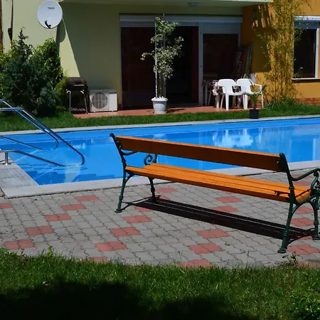 Appartamento Balint 2 With Outdoor Pool Siófok
